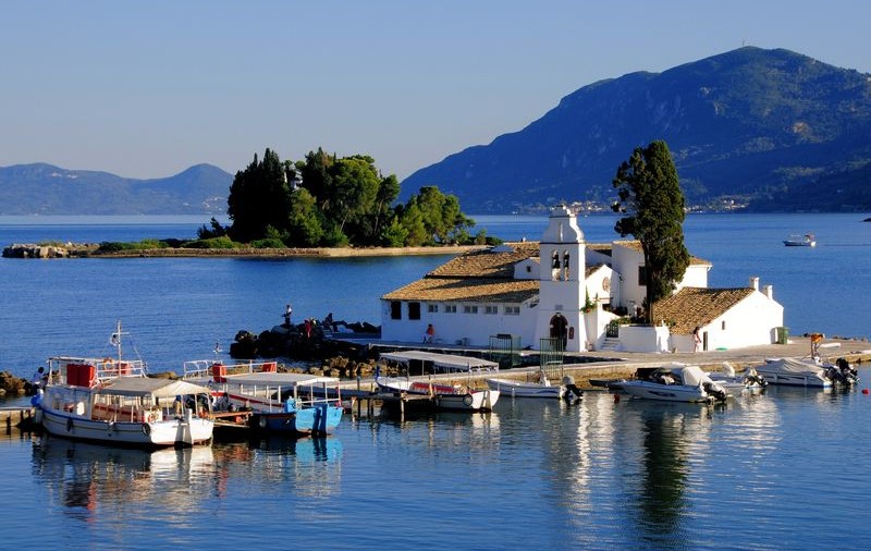 (P) Perla mitologiei greceşti, insula Corfu