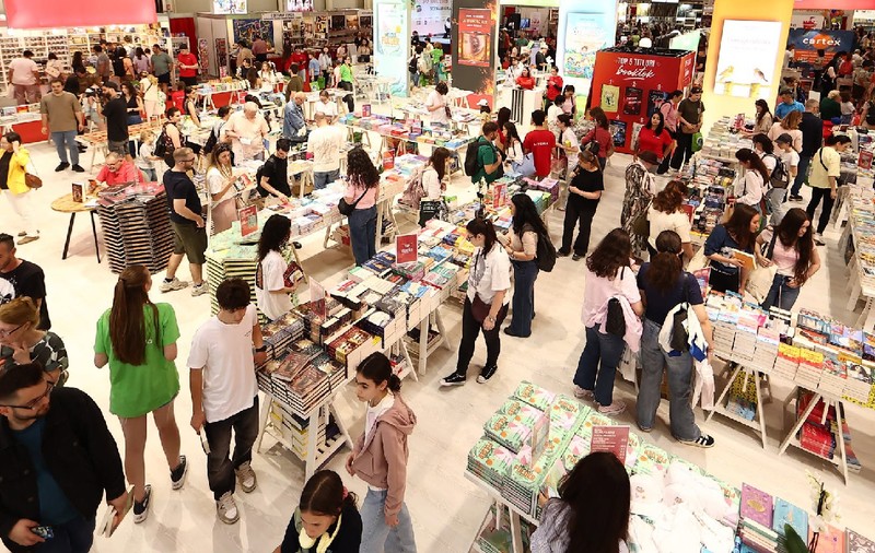 Cele mai vândute titluri de la Bookfest 2026. Românii au cumpărat mai puține cărți decât anul trecut