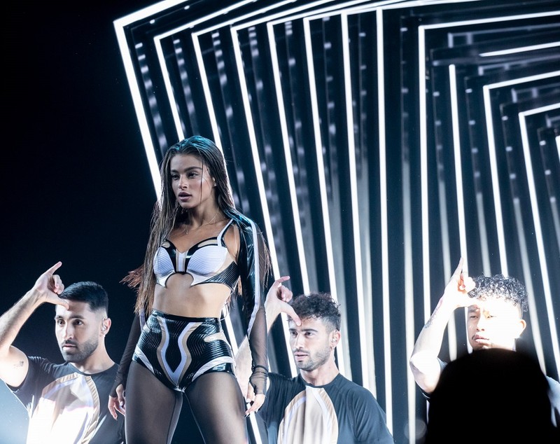 Cântăreața din Israel s-a dezbrăcat pe scena Eurovision 2023, apoi s-a dezlănțuit: „Europa, vrei să mă vezi dansând?”