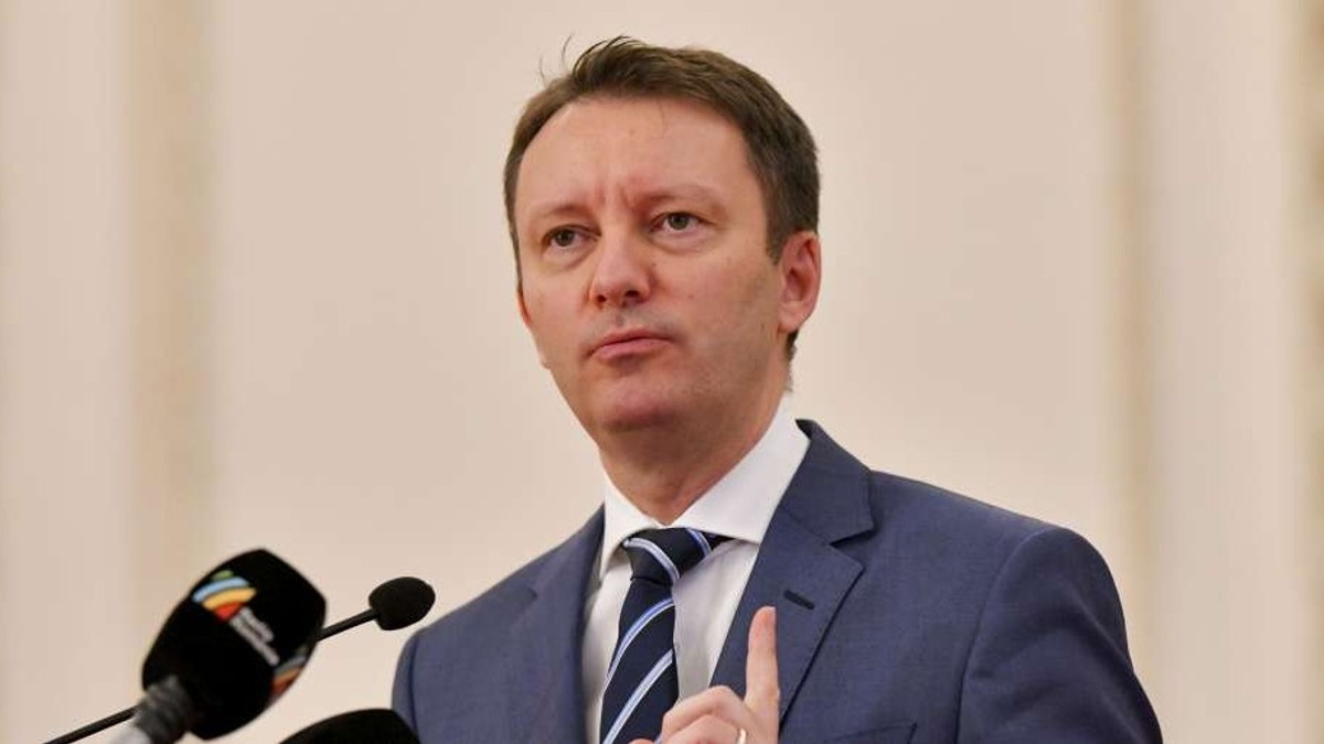Premierul desemnat Siegfried Mureșan la o conferință de presă în Parlament. Foto: Hepta