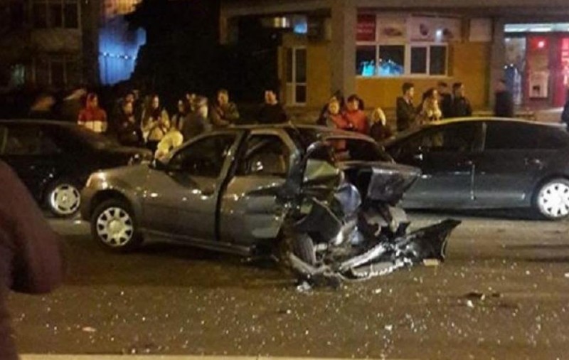 Fiul cel mic al lui Leonard Doroftei a provocat un accident rutier noaptea trecută. Informații GSP: Tânărul ar fi butonat telefonul la volan și a lovit o altă mașină