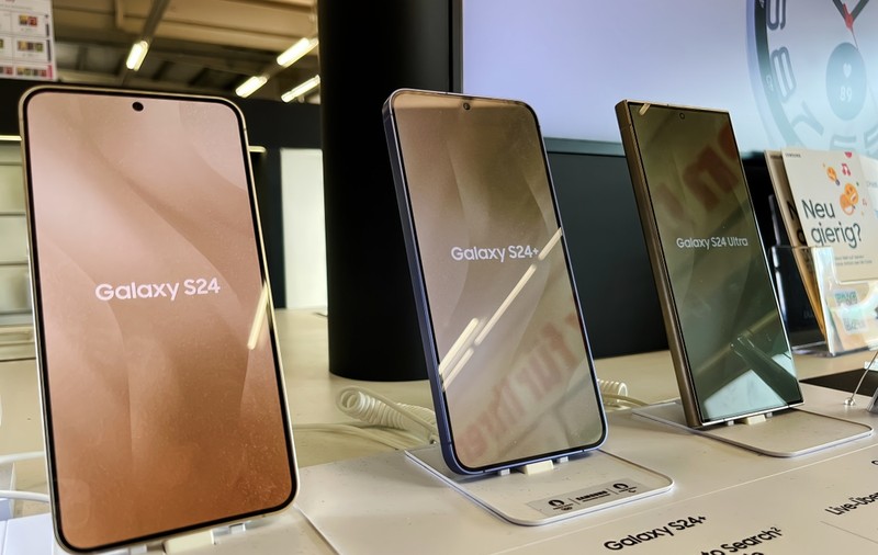 Cât costă Samsung Galaxy S24 la eMAG de Black Friday 2024