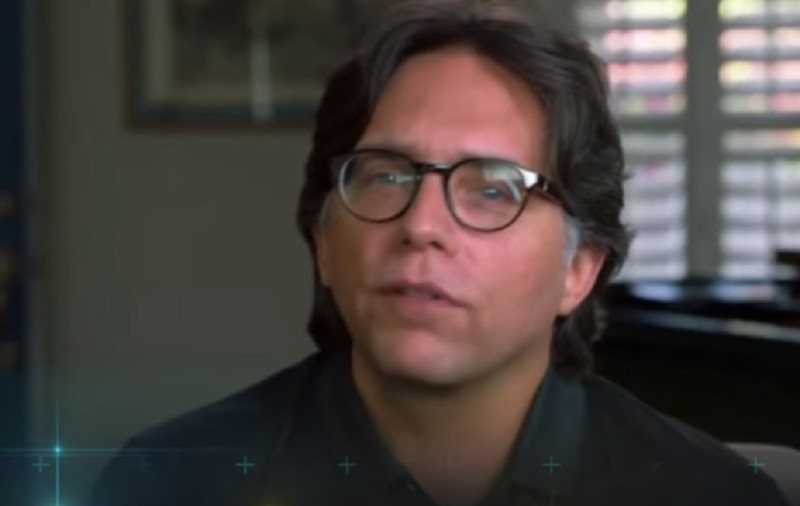 Keith Raniere, fondatorul unei secte sexuale care supunea femeile la cruzimi inimaginabile, a fost condamnat la 120 de ani de închisoare