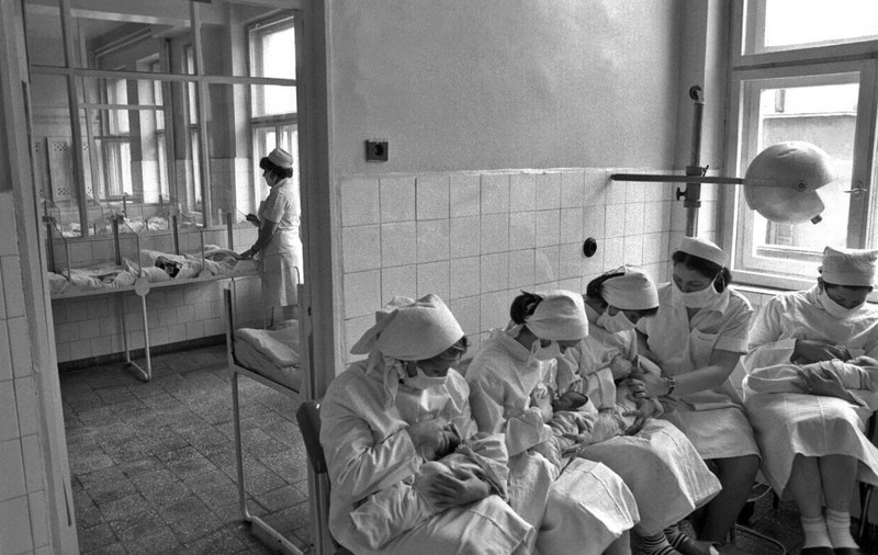 Avorturi clandestine și supraviețuire. Povești din România opresivă, istorisite de femei care au experimentat calvarul
