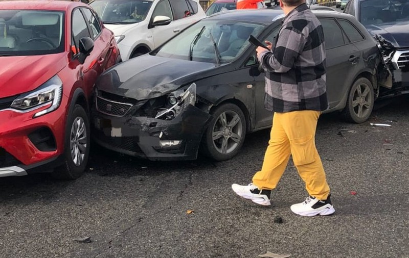 Accident cu șapte mașini în Prahova. Traficul este blocat pe ambele sensuri |  VIDEO