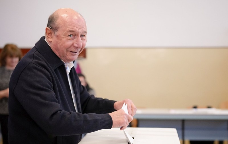 Traian Băsescu a venit la vot „îngrijorat”: „Avem și o propagandă formidabilă”