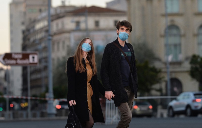 Ce le promite Guvernul Cîțu tinerilor: bani pentru mutatul la țară, programe de afaceri, tabere sociale și „măsurarea stării de bine”