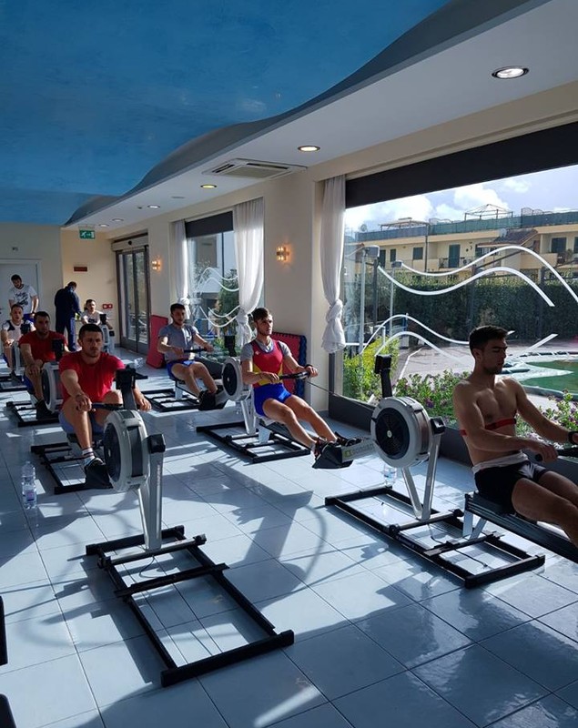 Lotul olimpic masculin de canotaj se află în pregătiri la Napoli / GALERIE FOTO