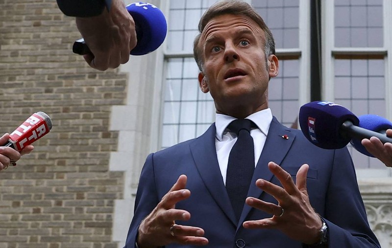 Putin este „un căpcăun”, spune Macron. Președintele francez și premierul britanic conduc ședința „Coaliției de voință” la care participă și Nicușor Dan