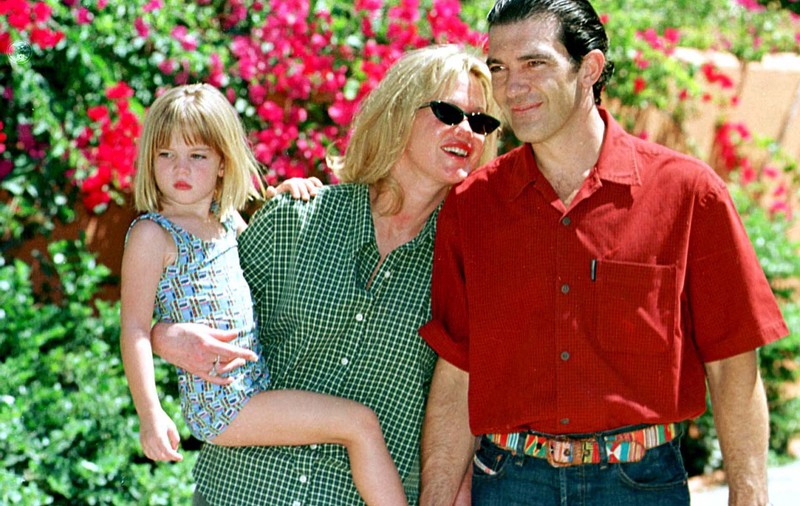Cât de frumoasă este fiica lui Melanie Griffith și a lui Antonio Banderas. Stella este de o frumusețe rară!