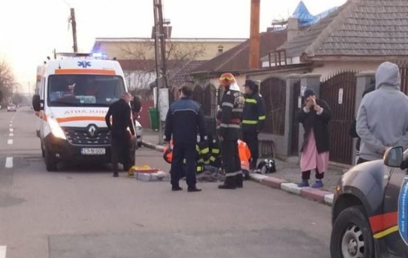 Incident grav la Costinești. Doi copii au fost prinși sub mai multe țevi metalice, în locul în care se jucau. Unul dintre ei a decedat