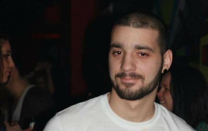 Tânărul din Gorj înjunghiat de un prieten, la beție, a murit. Agresorul îl filmase în agonie