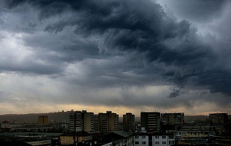 COD GALBEN de furtuni şi grindină. Vezi zonele vizate