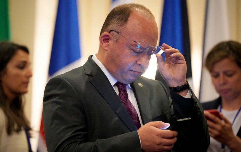 Noi voci furioase în PNL la adresa lui Bogdan Aurescu. „Nu mai are ce căuta în Guvern. A comis un gest mizerabil”. Surse: O parte dintre liberali, enervați de atitudinea arogantă a ministrului la ședințe