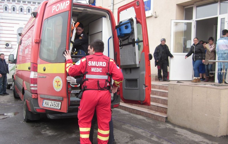 Şocant! Elevă de clasa a VII-a din Baia Mare, operată de urgenţă după ce a fost snopită în bătaie de un coleg
