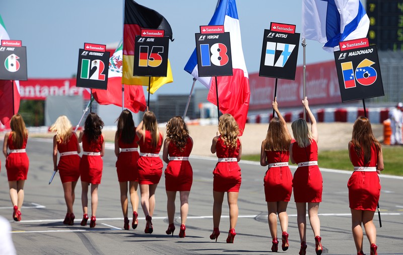 Un pilot de Formula 1 a amenințat că va face grevă din cauza unor fete!