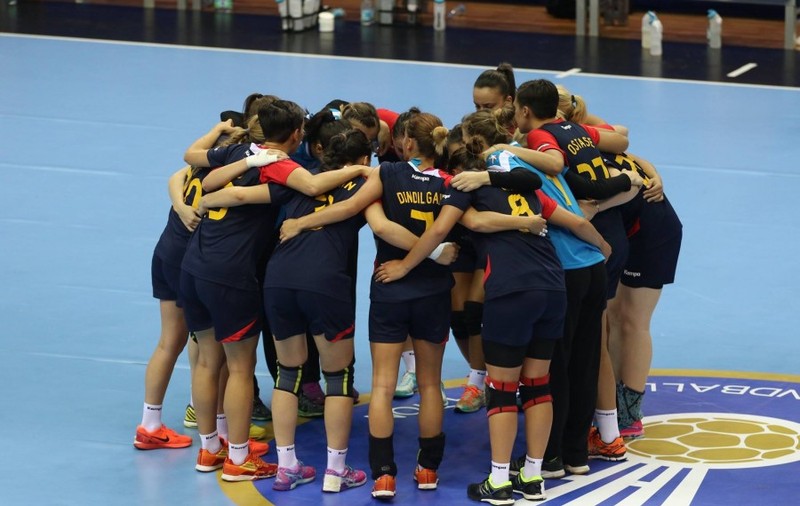 Naționala feminină de handbal tineret s-a calificat fără înfrângere în ”optimile” Campionatului Mondial din Rusia