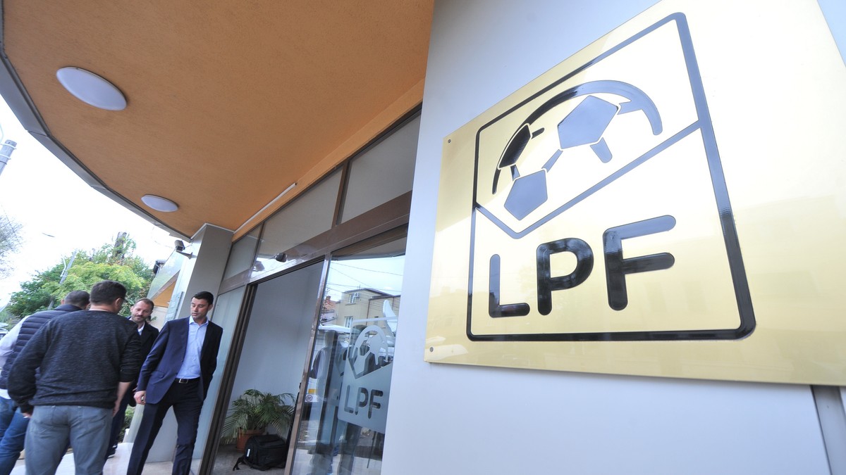Ședință la LPF, după focarele de Covid-19 apărute în Liga 1. ”Refuz să accept că fotbalul trebuie arătat cu degetul”