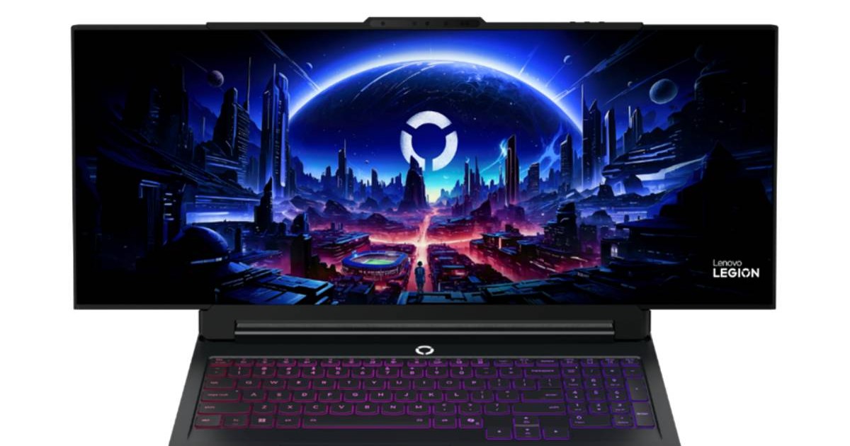 Laptop de gaming Lenovo Legion Rollable, deschis, cu un peisaj de gaming afișat pe ecran.