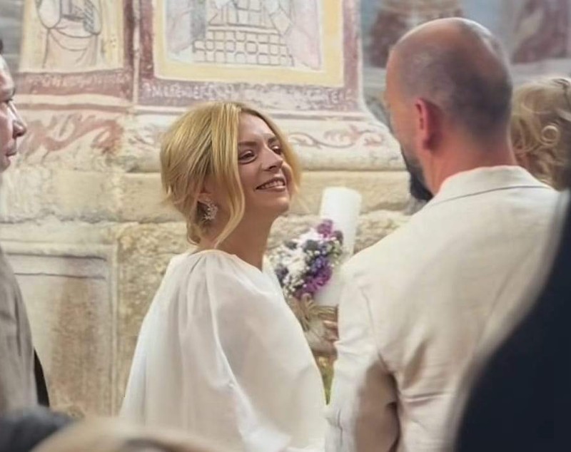 Victoria Răileanu și Adrian Ștefănescu s-au căsătorit religios. Imagini de la nunta organizată în mijlocul naturii