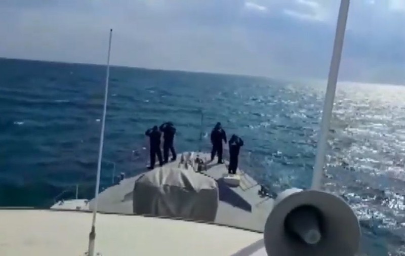 Pescadorul dispărut în Marea Neagră a fost găsit. Nicio urmă de ceilalți doi marinari aflați la bord