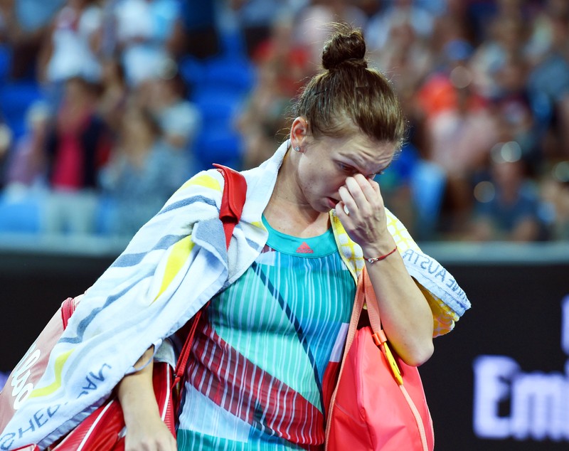 Australian Open, ziua a doua. ^Simona Halep a bifat cea mai mare contraperformanță a carierei, fiind eliminată de o “anonimă” / GALERIE FOTO&VIDEO
