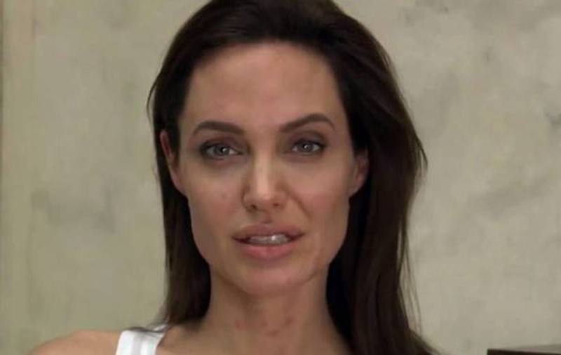 Angelina Jolie nu recomandă dieta vegetariană. Actrița susține că a fost la un pas de moarte din cauza ei