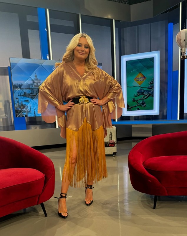 Imagine rară cu Laura Cosoi în sala de sport. Cum arată după a patra naștere. „Pentru anul viitor îmi propun să mă concentrez și mai mult”