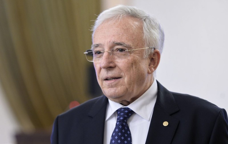 Legea în baza căreia CNSAS a decis că Mugur Isărescu a colaborat cu Securitatea, declarată neconstituțională de CCR