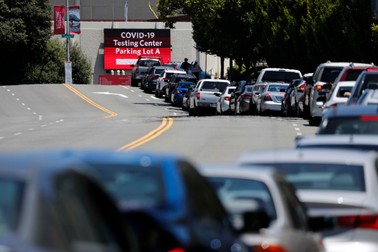 Centru de testare COVID-19 în California State University, Statele Unite. Foto EPA