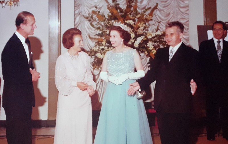 INTERVIU. Amintirile unui reporter BBC de cursă lungă. I-a tradus reginei Marii Britanii în timpul vizitei familiei Ceaușescu: „Erau ca nişte ţărani la oraş”