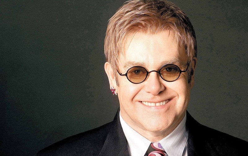 Elton John renunţă la muzică pentru a-şi creşte copilul
