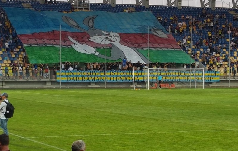 Scandal la amical. Petrolul a bătut-o pe Rapid, dar a fost bătaie și-n tribune! | VIDEO