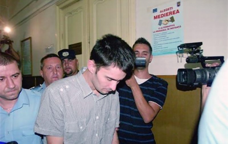 Violatorul de copii Marius Frumuzache a ieșit din închisoare. A închiriat un apartament în Ploiești, în vecinătatea parcurilor unde și-a abordat victimele