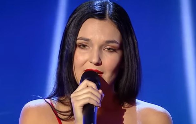 VIDEO | Profesoară de limba română care a cucerit publicul la "Românii au talent". A primit Golden Buzz