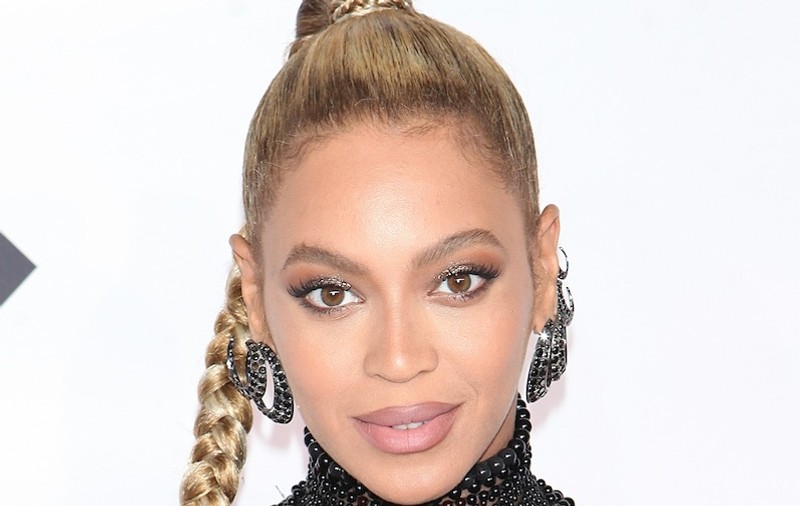 Beyonce s-a rănit la ureche în timp ce cânta. Cum a reacționat când a văzut că sângerează| VIDEO