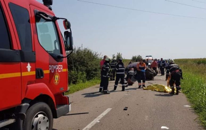 Accident grav în județul Timiş. Doi oameni au murit, iar un copil de 10 ani este în comă la spital