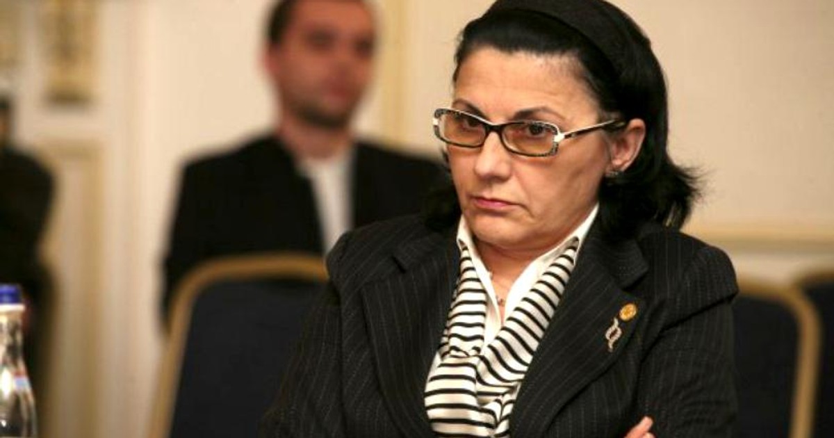 Ministrul Educației, Ecaterina Andronescu