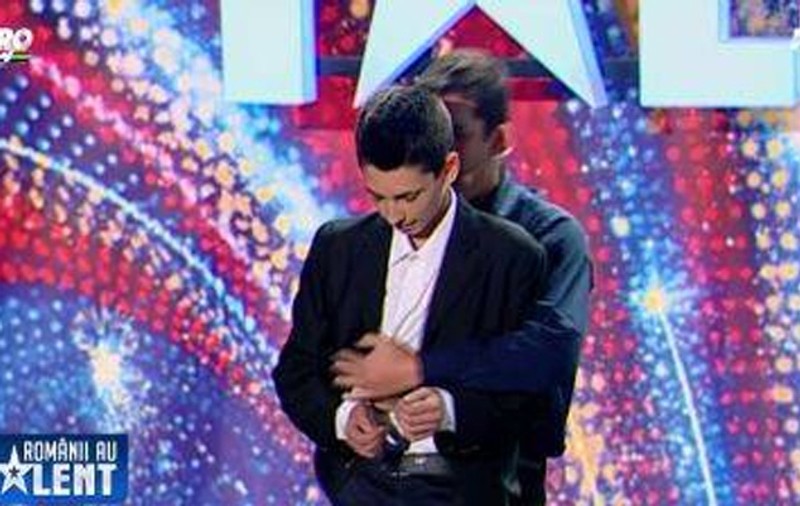 ROMÂNII AU TALENT! Numărul de MAGIE care A BĂGAT JURIUL SUB MASĂ