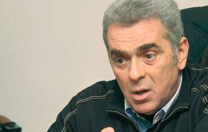 «Nu are nici o clauză!»