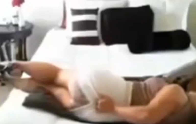 Ce a putut să facă, SINGURĂ, ÎN CAMERĂ! Iubitul ei a fost șocat când a văzut imaginile | VIDEO