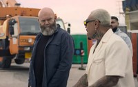 Darko Peric și Alex Velea în filmul „Vacanță all inclusive” | Foto: captură YouTube