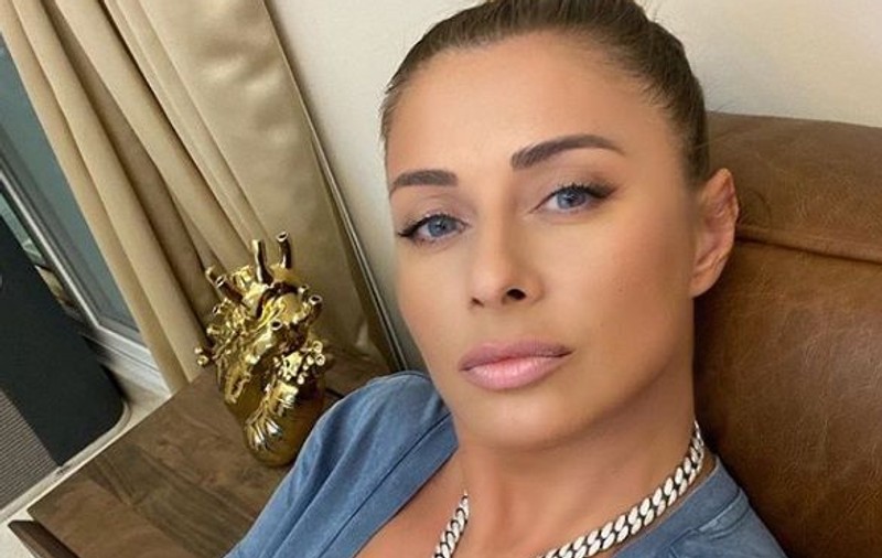 Anamaria Prodan s-a pozat în lenjerie intimă. Impresara a renunțat la inhibiții și a lăsat totul la vedere