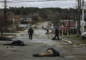 Zeci de civili, uciși de forțele ruse, în orașul Bucha, de lângă Kiev | Foto: Profimedia