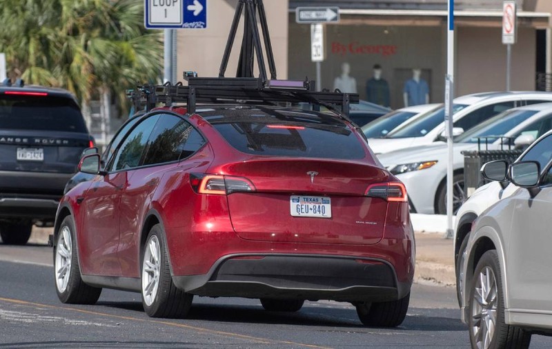 Viteza maximă cu care s-a „autocondus” pe autostradă prima mașină complet autonomă de la Tesla, la proprietarul său din Texas