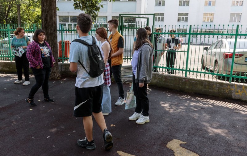 Cîmpeanu: Doar trei elevi au fost eliminaţi din examenul la matematică de la Evaluarea Naţională