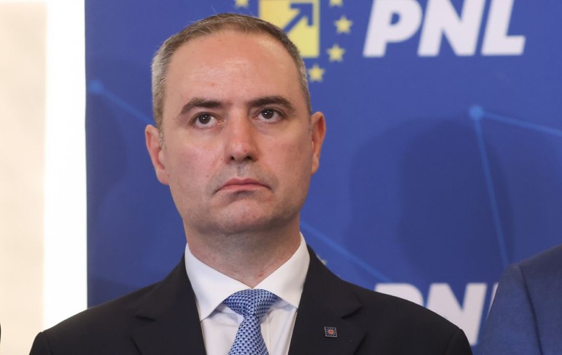 Cine este Alexandru Nazare, propunerea de ministru de Finanțe. Liberalul din spatele Centrului Cyber al UE a mai fost ministru