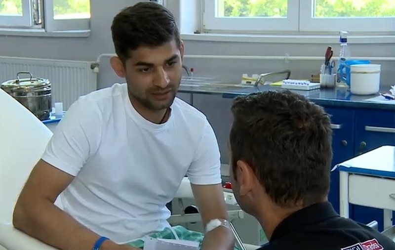 Tânărul orfan care a salvat viața unei fetițe cu leucemie. Attila a trăit la casa de copii și știe ce înseamnă suferința