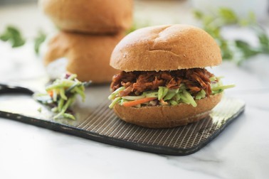 Burger vegetal cu jackfruit