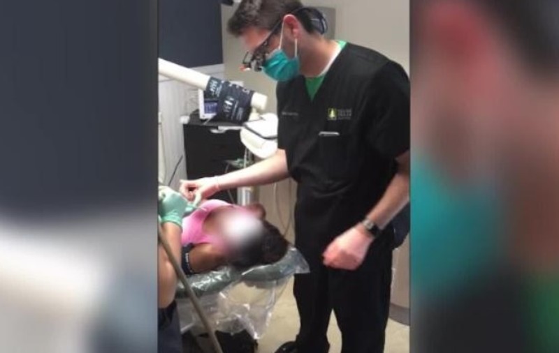 Un medic stomatolog a făcut o extracţie dentară de pe un hoverboard. Ce pedeapsă a primit